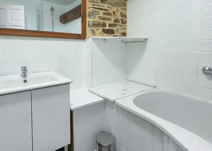 Holiday home Maison Calme Avec Spa, Piscine Chauffee Et Jardin En Normandie - Fr-1-497-254 Mantilly